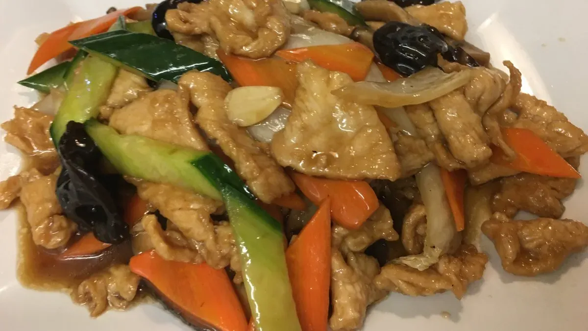 C04 Vegyes zöldségek csirkehús 什锦鸡肉