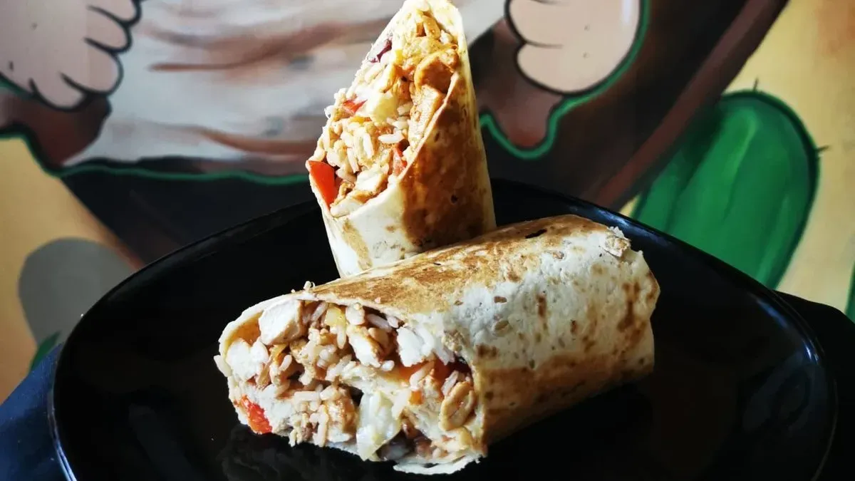 Kolbászos burrito