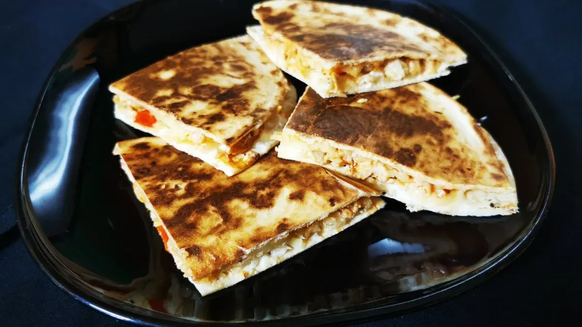 Hagymás TOFU-s quesadilla