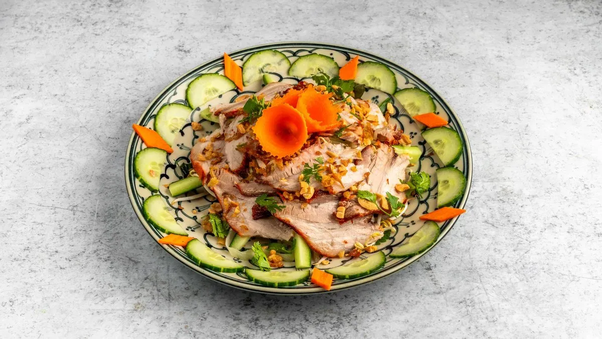 Pho tészta saláta char siu hússal