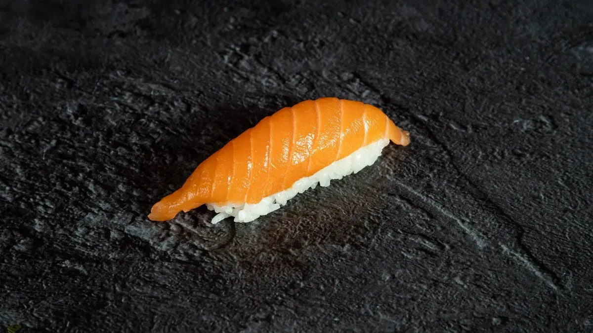 Lazac Nigiri
