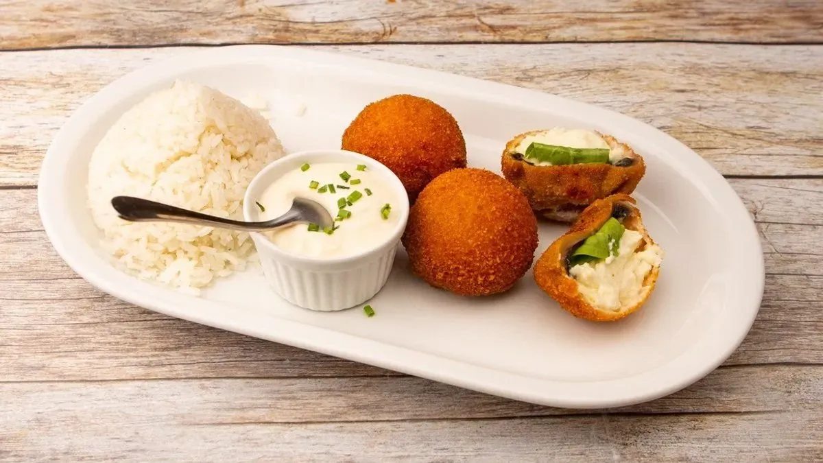Juhtúróval és spenóttal töltött rántott gombafejek (8 dkg)