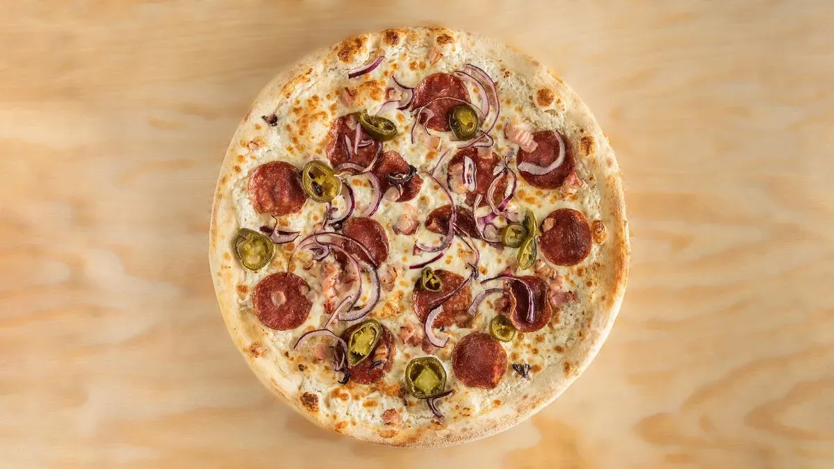 Fokhagymás-tejfölös pizza