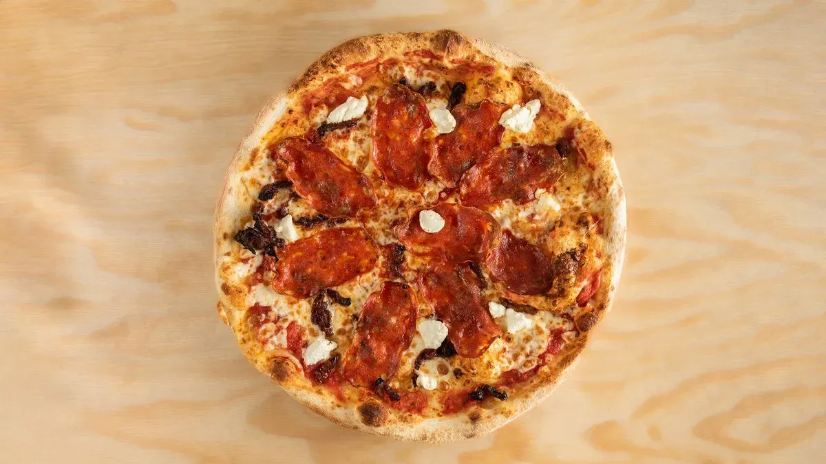 Pomodoro e secci pizza