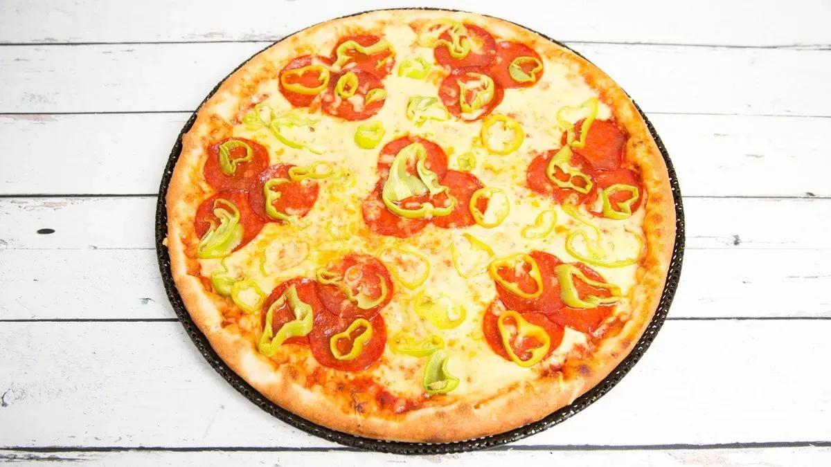 Szalámis-erős pizza