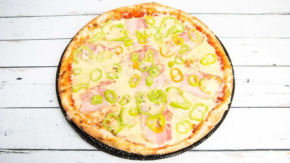 Baconos-erős pizza