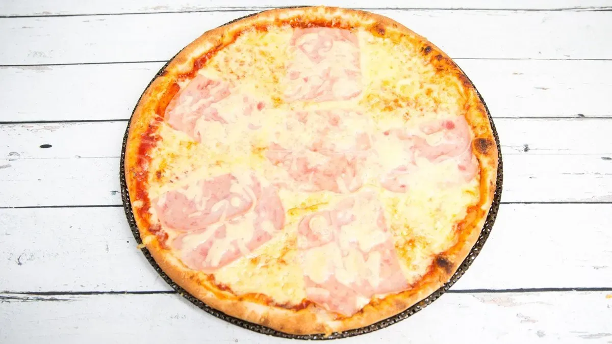 Sonkás-sajtos pizza