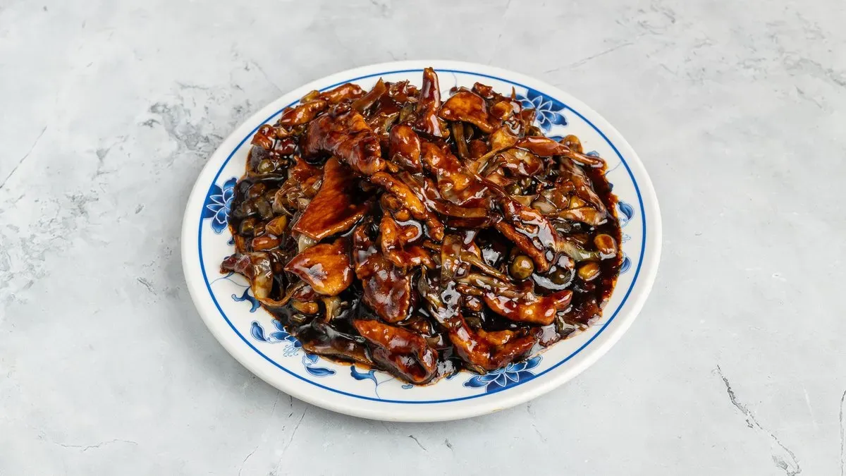 Ruyi special csirkehús (édes-savanyú) + köret