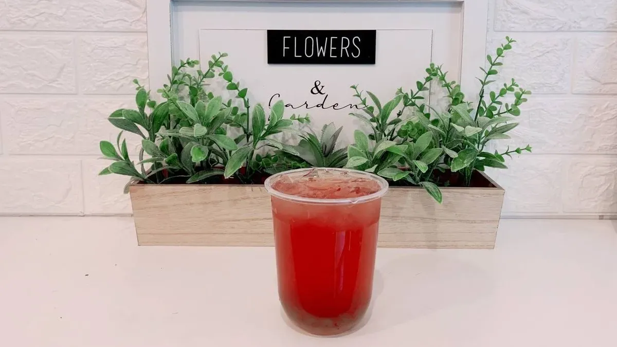 Strawberry tea