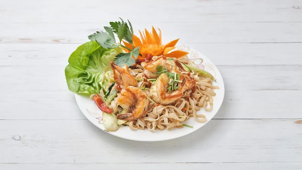 32. Shrimp pad Thai / Garnélarák pad Thai