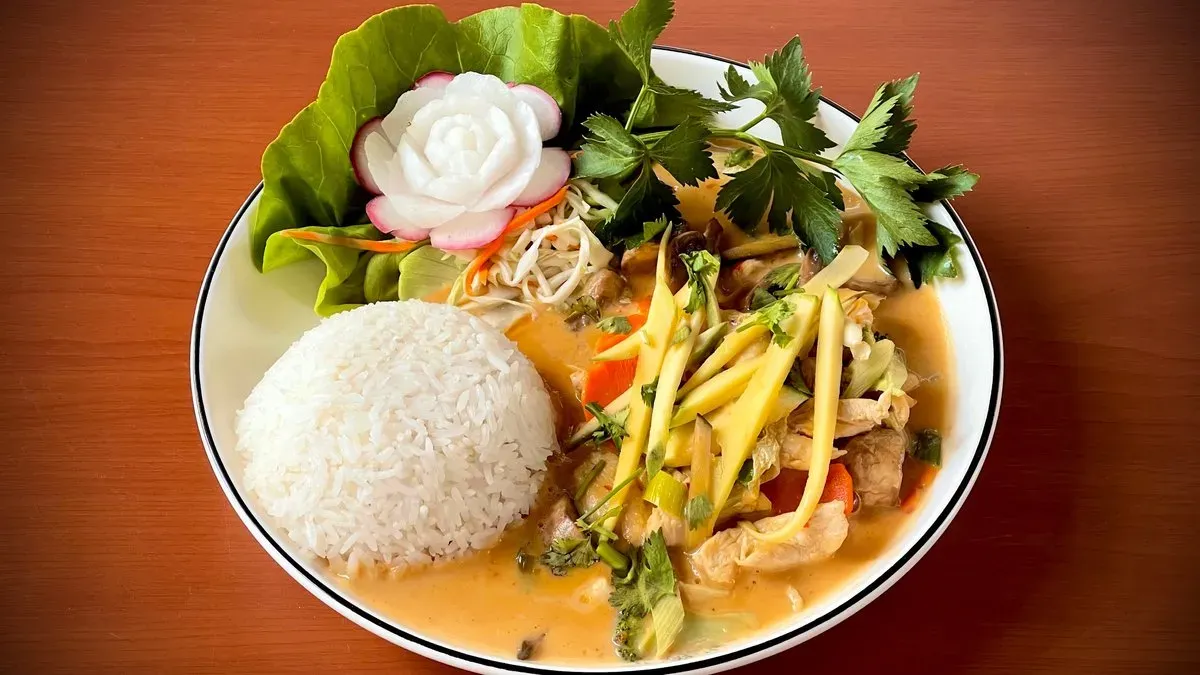 60.tofu with mango sauce
