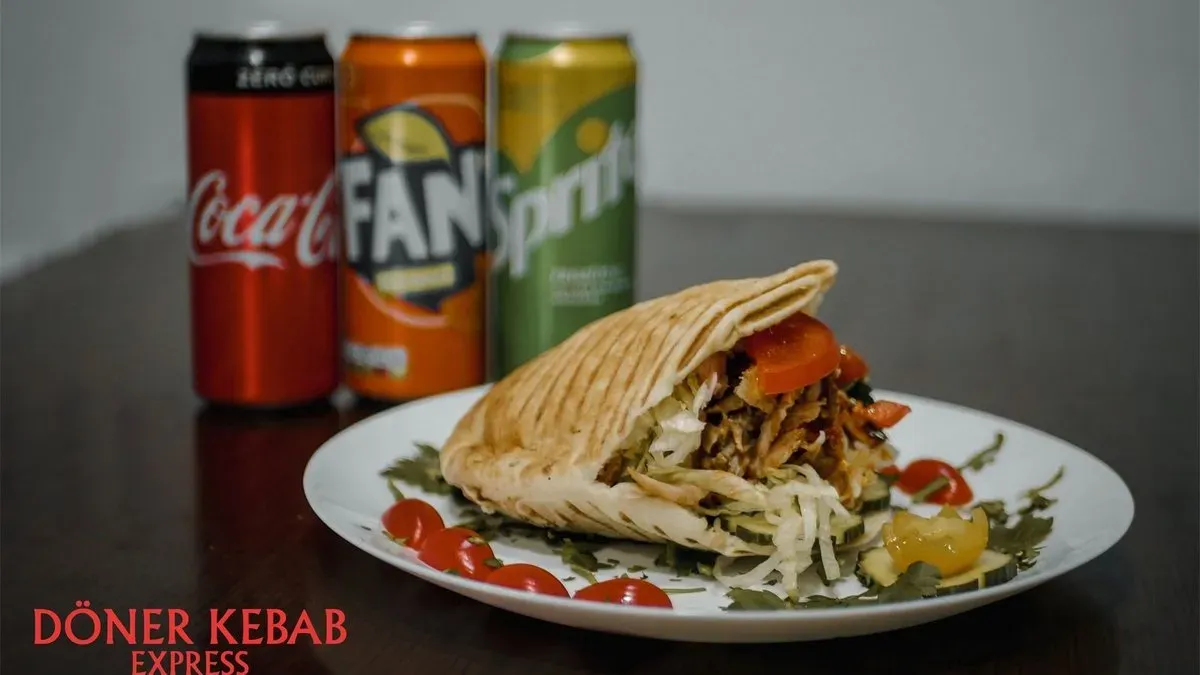 Gyros pitában 0,33l-es Coca-Colával