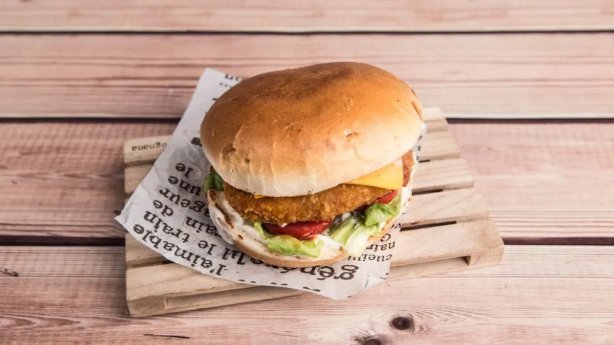 B&B's Cheesy Burger