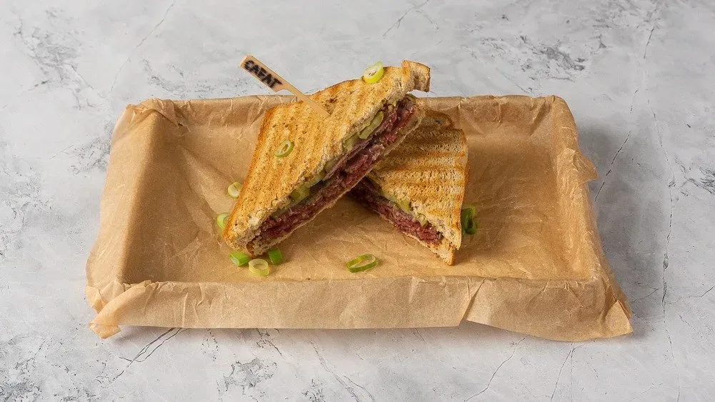 Pastrami szendvics