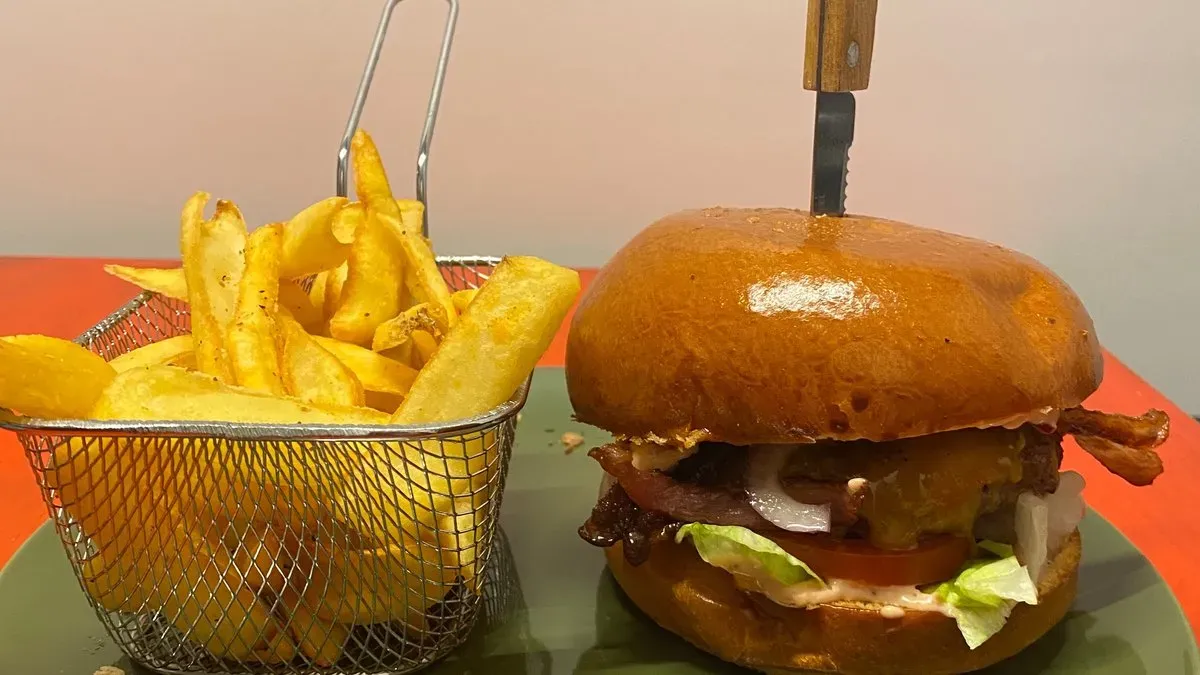 Aldo Raine Burger Menü