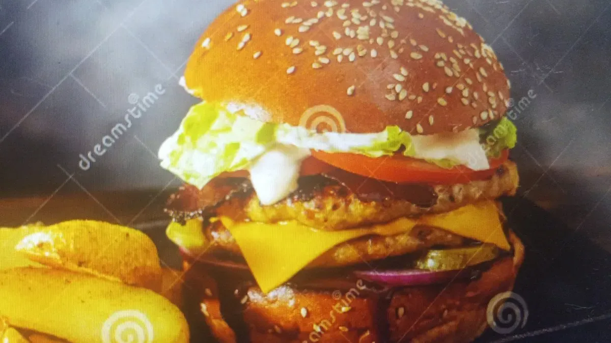 Double Chicken Burger (Halal)