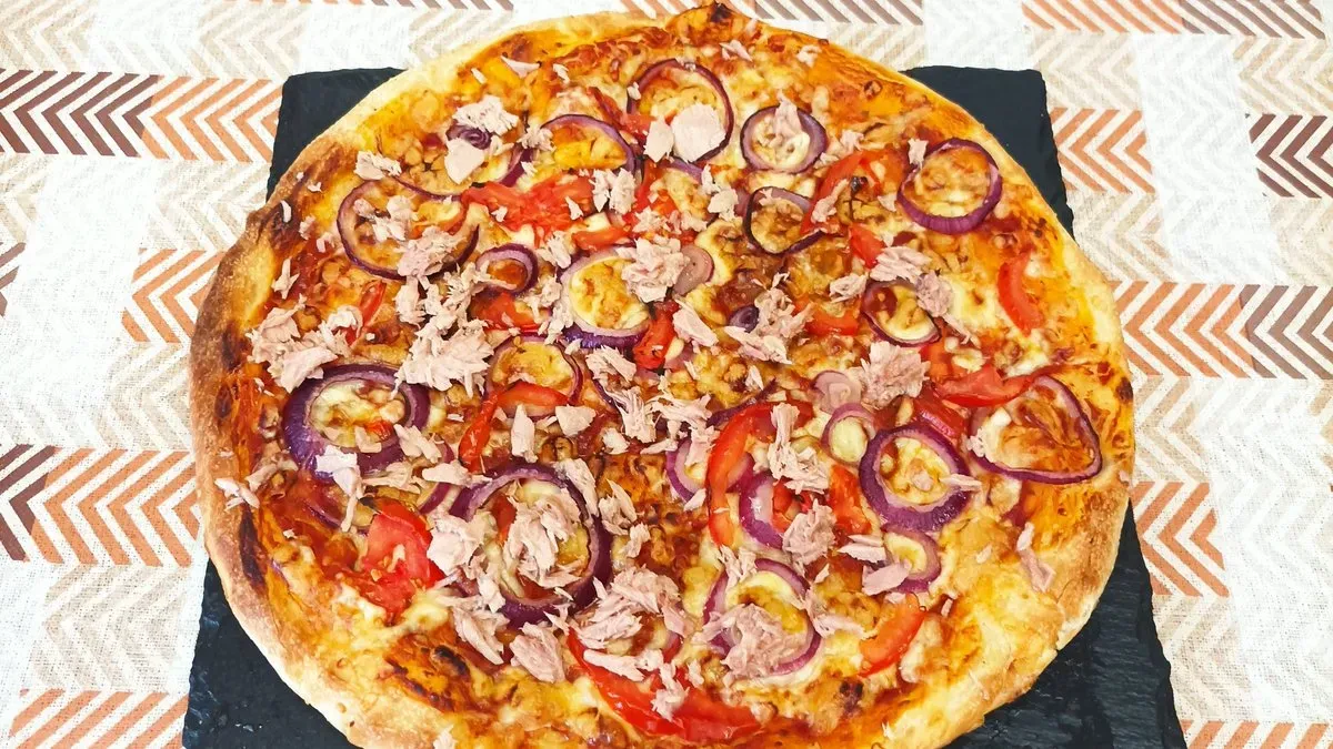 Tuna pizza (Halal)
