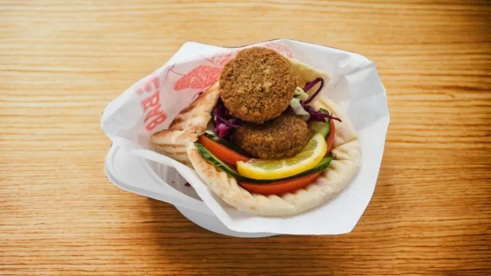 Falafel pita