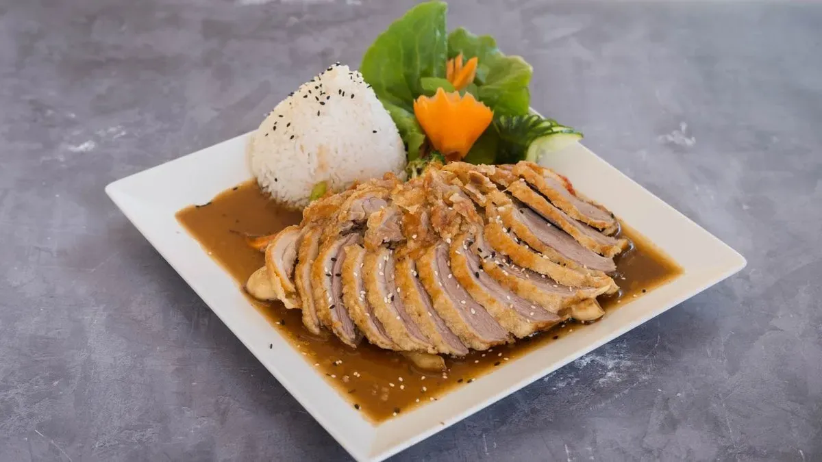 Me chua ngọt vịt chiên /Tamarindos kacsa