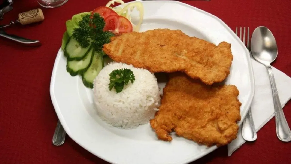 Rántott pulykaszelet rizzsel, tartármártással