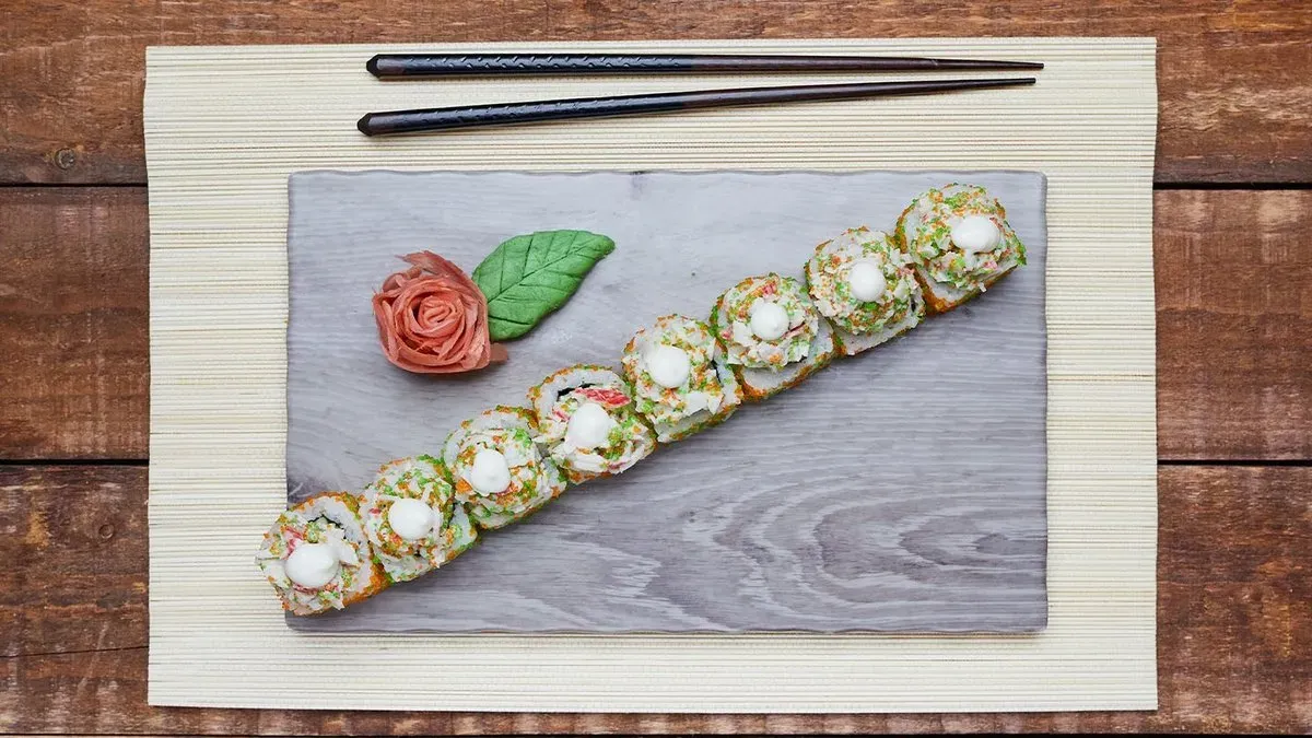 Surimi saláta roll