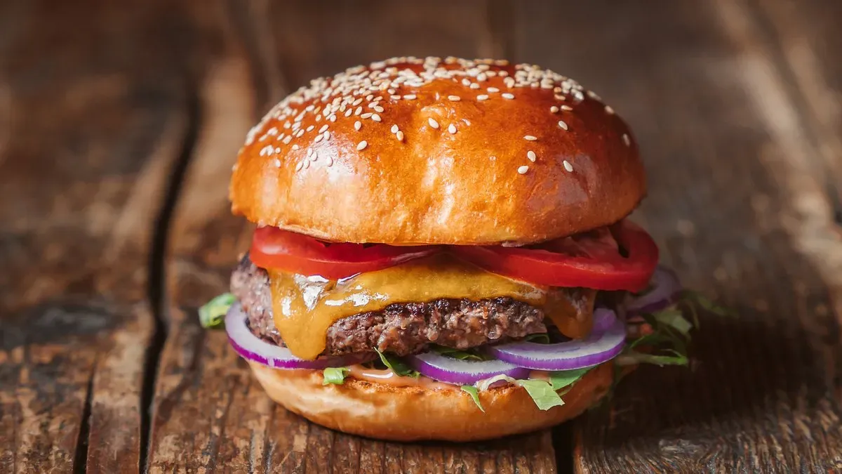SAJTOS MARHABURGER