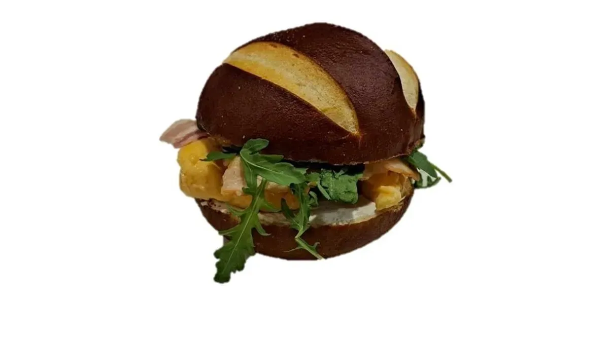 Tojásos baconös bajor zsemle