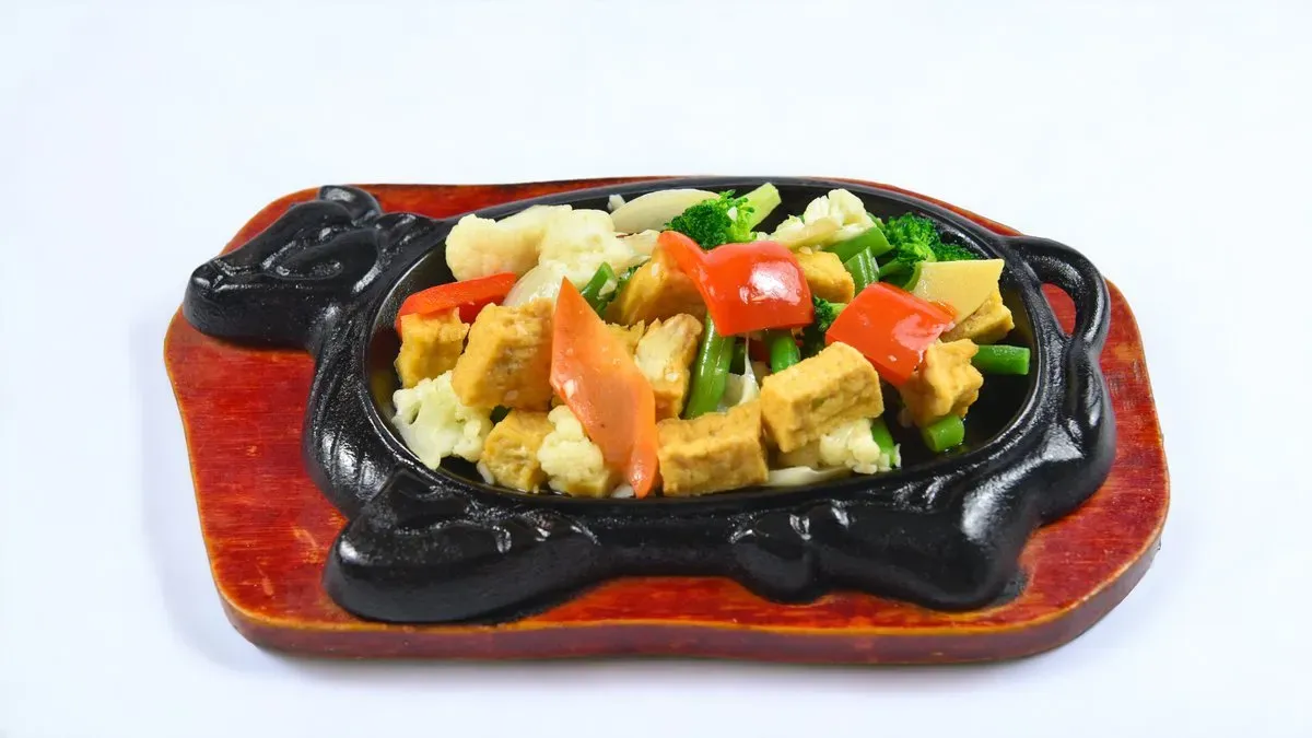 Tofu Zöldségekkel vaslapon