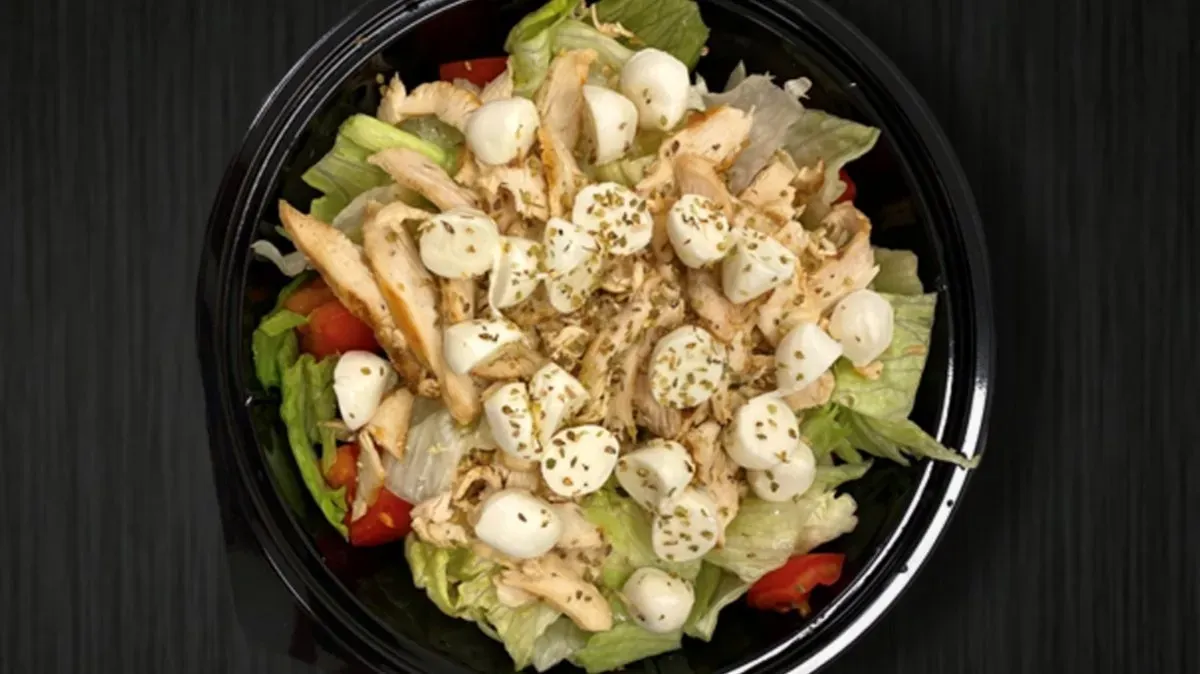 Mozzarella Saláta