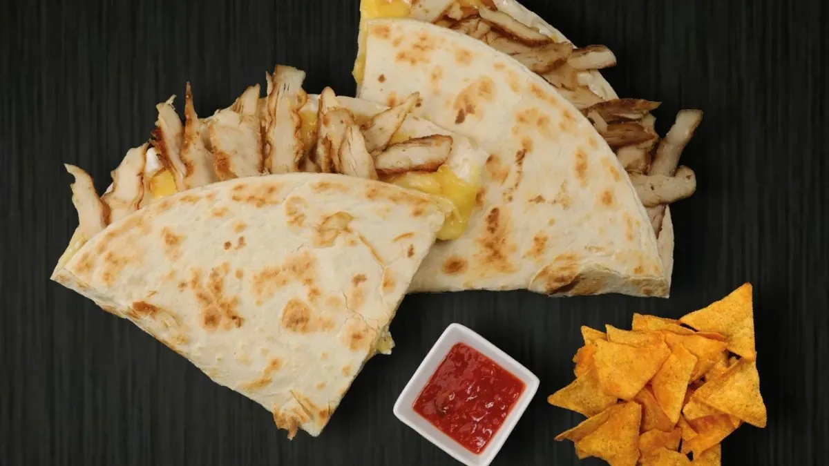 Csirkés quesadilla menü