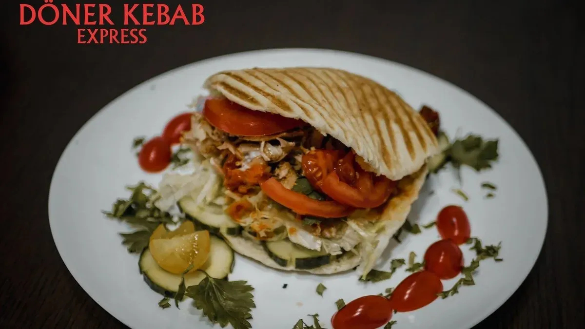 Gyros teljes kiőrlésű pitában