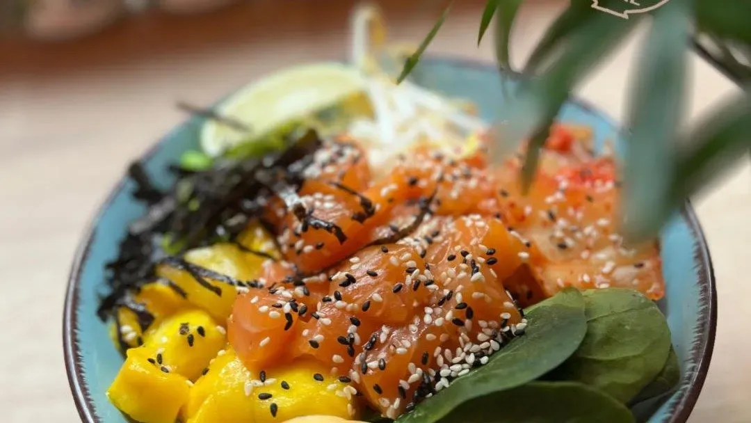 Kimchi Salmon Bowl
