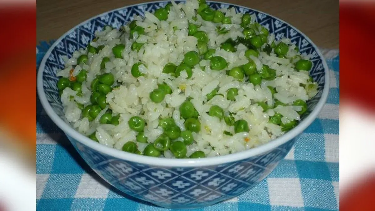 Párolt rizs zöldborsóval (köret)