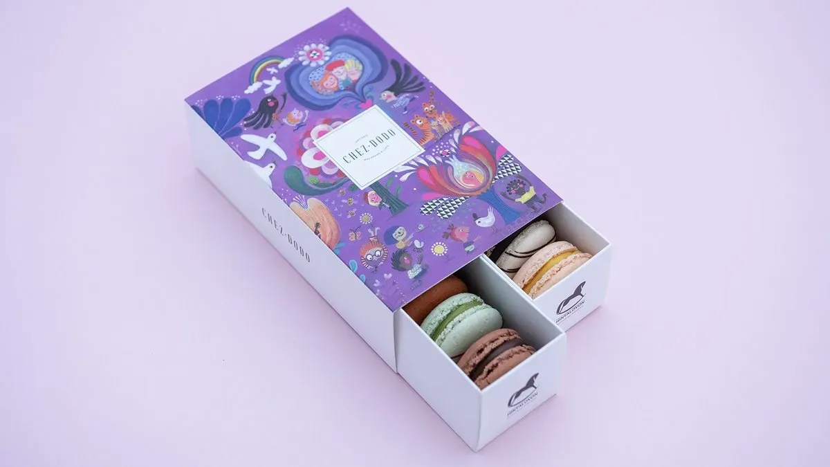 12 DB-OS MACARON VÁLOGATÁS JÓTÉKONYSÁGI DÍSZDOBOZBAN