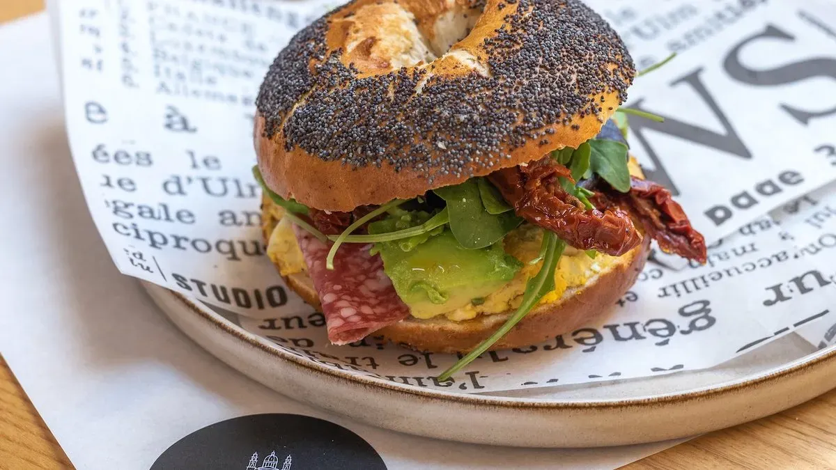SALAMI AVO & EGG