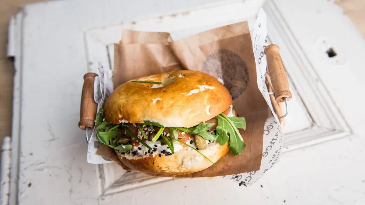 FÜSTÖLT LAZAC BAGEL