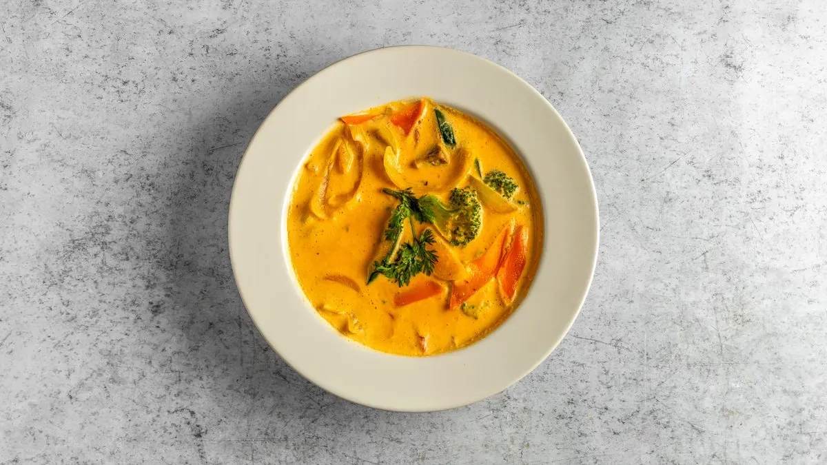 Sárga curry tésztával