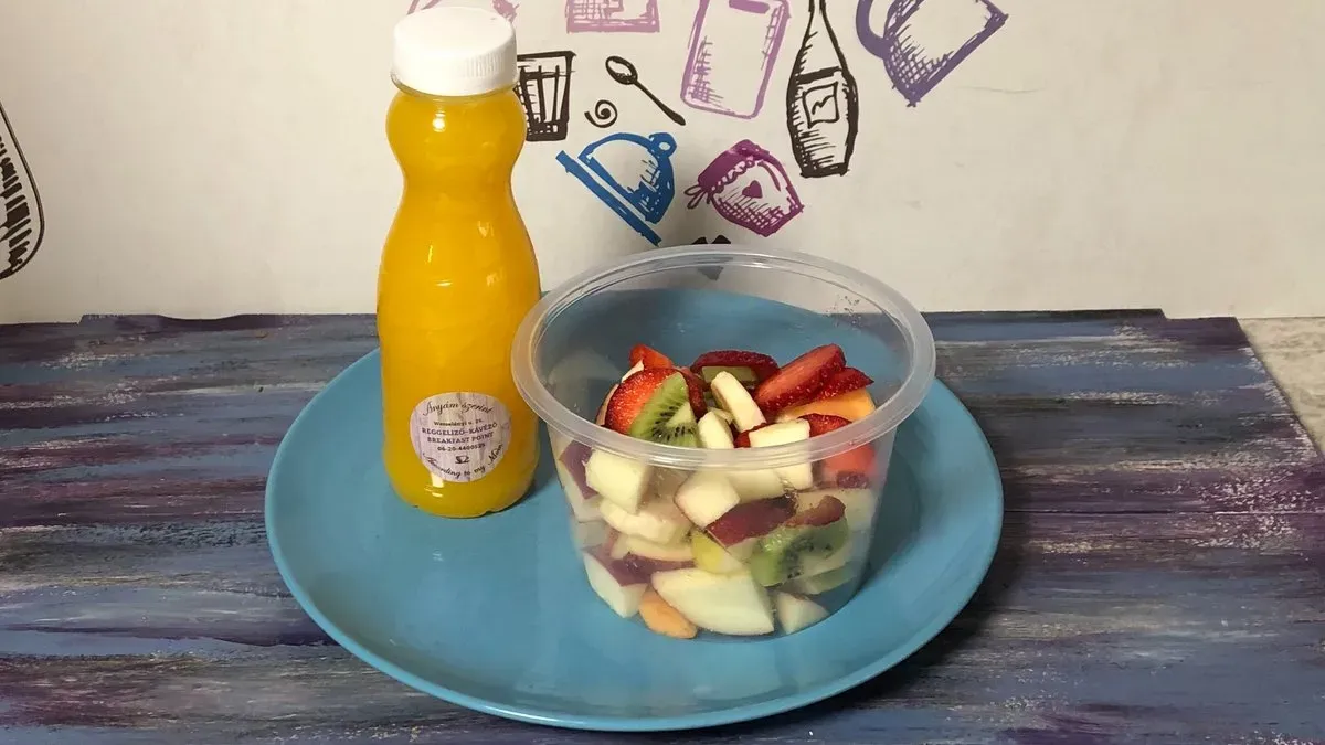 Menü V4-Gyümölcssaláta és egy választott friss smoothie
