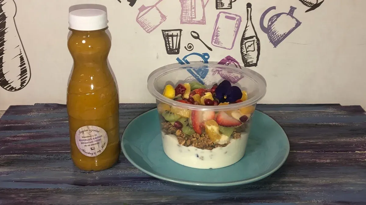 Menü 5. (napi leves+granola, kókuszjoghurt, friss gyümölcs)