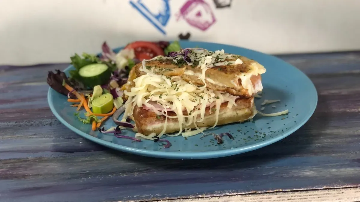 Bundás-SZENDVICS, sonka-sajtos, ahogy mi szeretjük