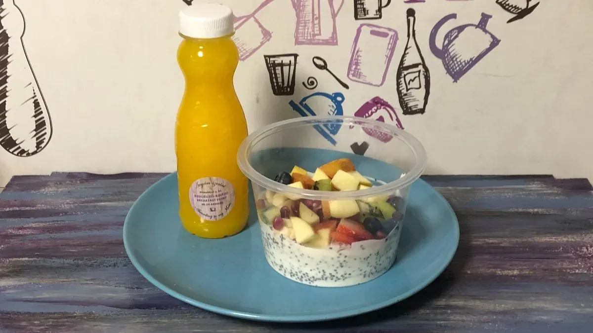 Menü V5-Chiamag kókuszjoghurttal (extra gyümölcs?) és egy választott smoothie