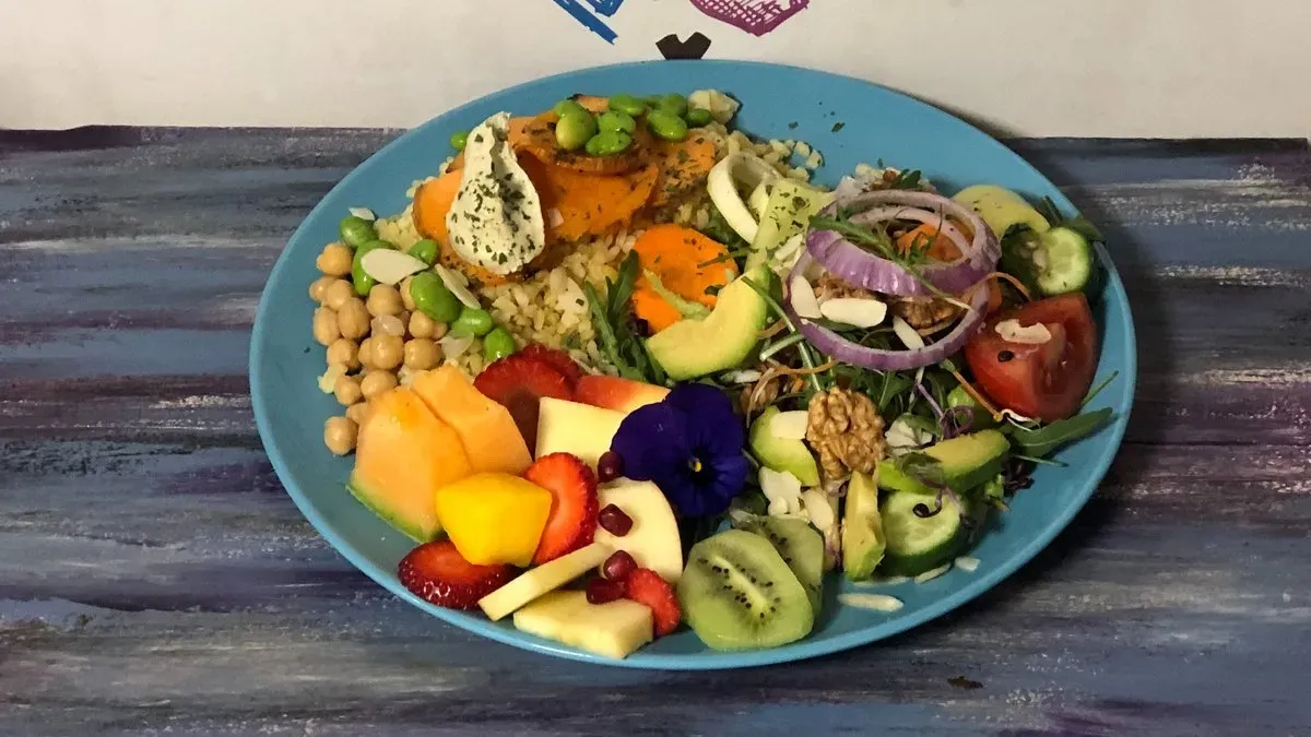 Buddha bowl saláta tál