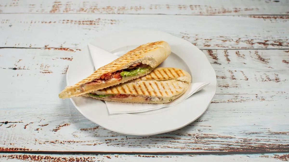 BLT