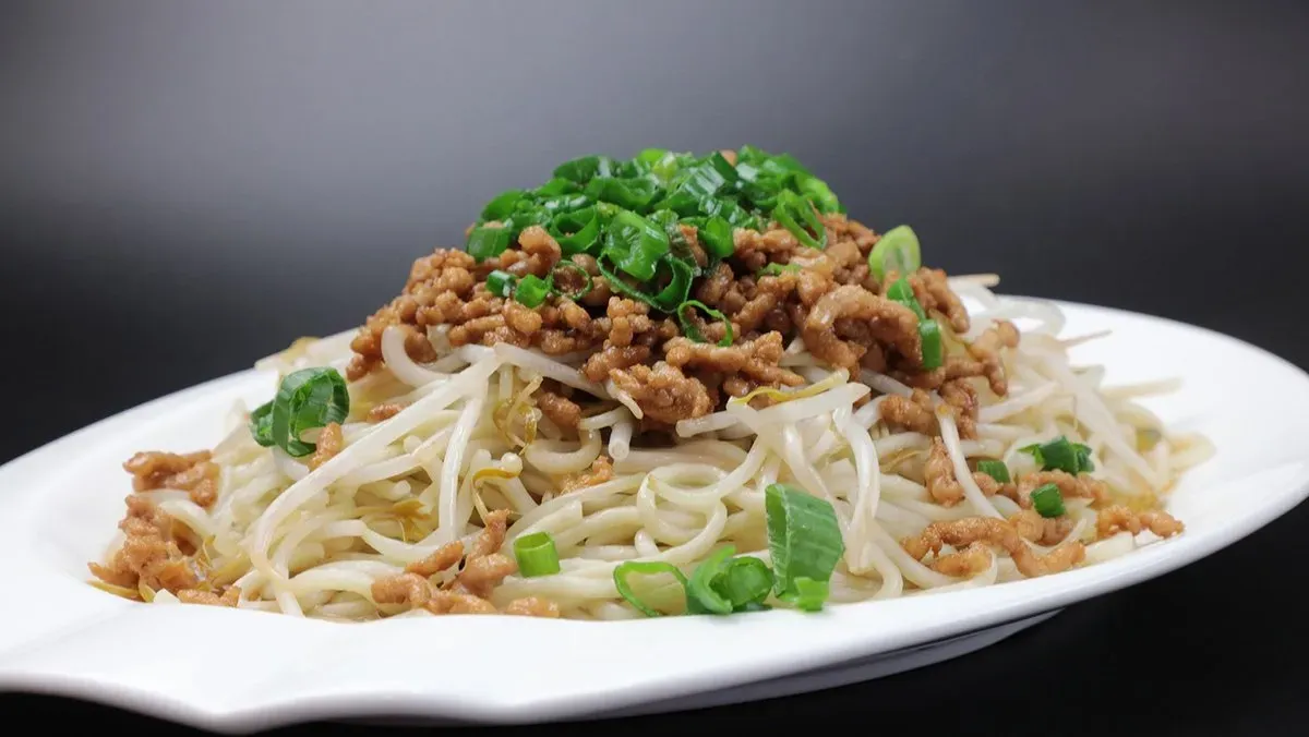802 Párolt tészta Wenzhou módra 温州拌面