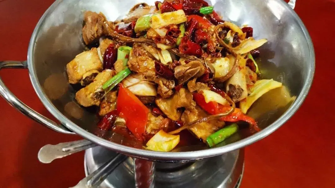 505 Fűszeres oldalas forró serpenyőben 香锅排骨