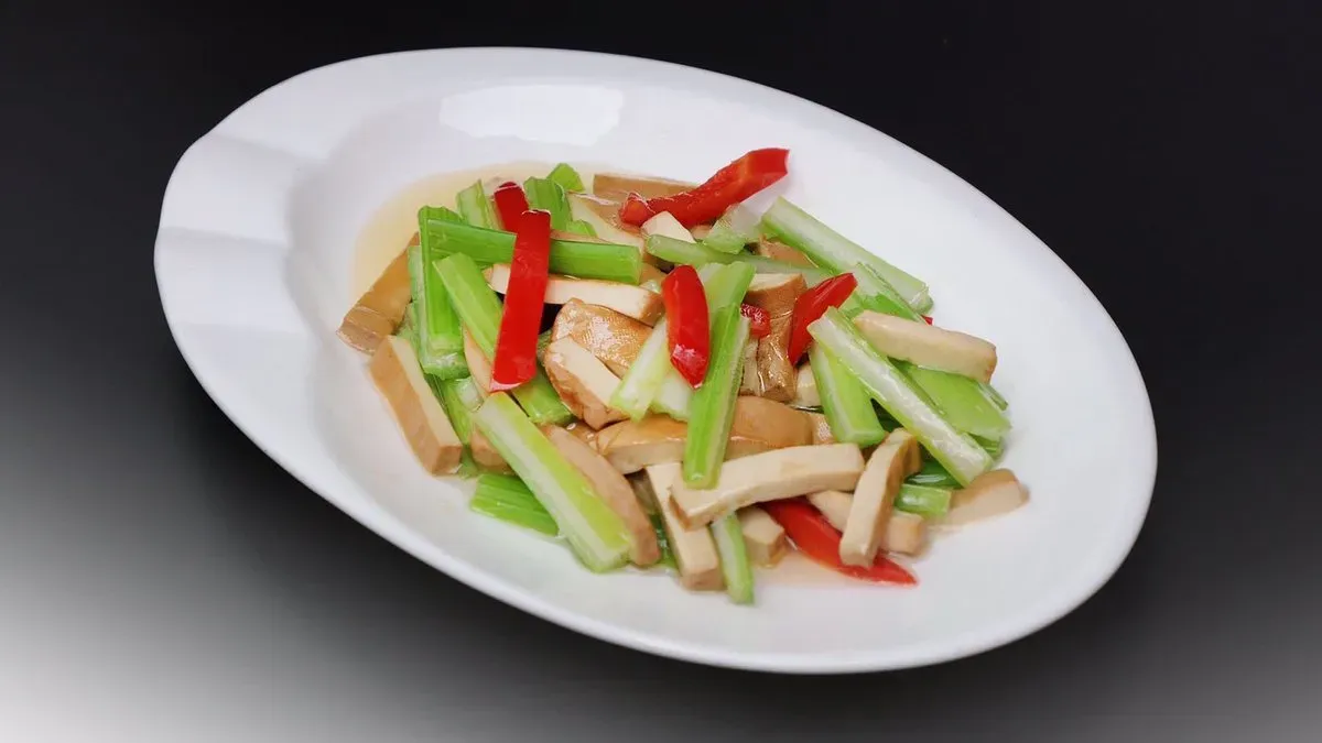 706 Pirított száraztofu zellerrel 西芹豆干