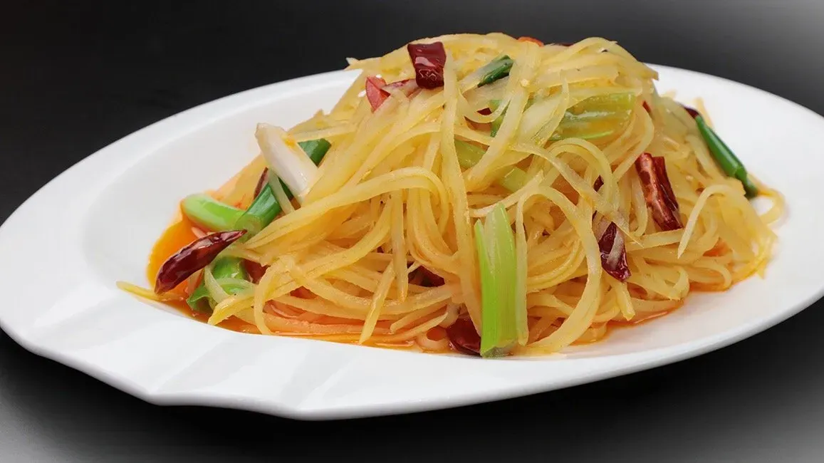 709 Pirított burgonyacsík 爆炒土豆丝