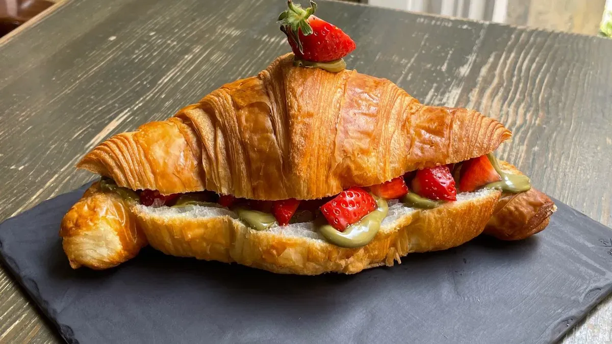 Pisztáciás Croissant szendvics