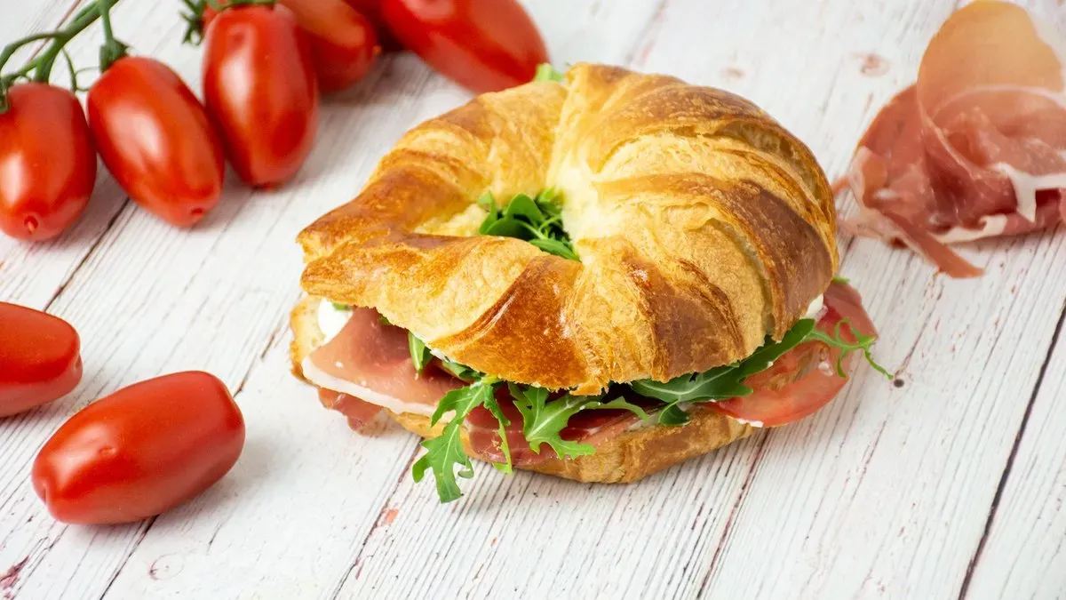 Prosciuttos croissant