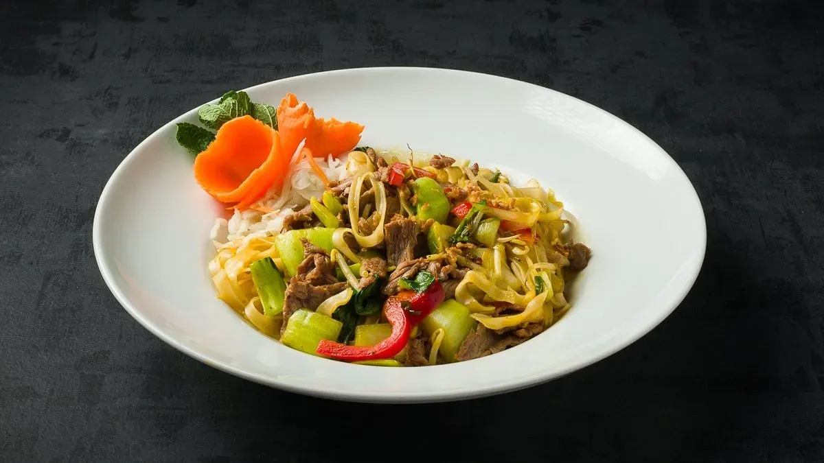 Wok pho rizstészta - Marhahús